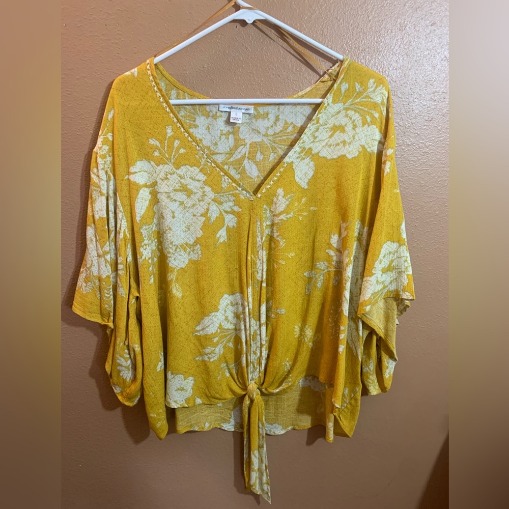 John Paul Richard Woman's Floral Mustard Yellow & Cream Tie-Front Blouse - L